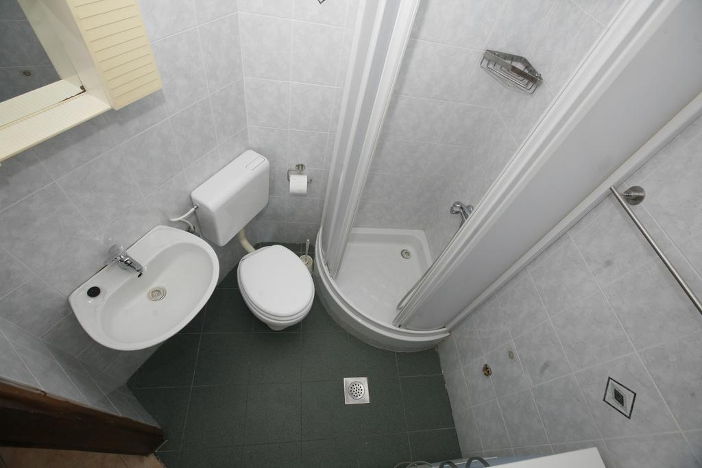 Apartments Roza Miskovici Екстер'єр фото