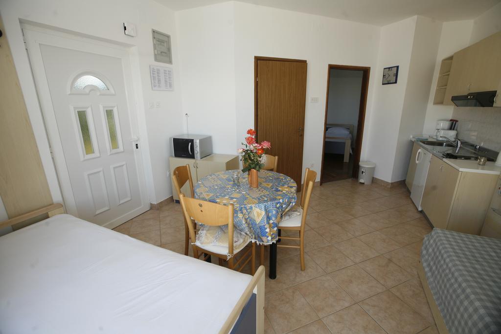 Apartments Roza Miskovici Екстер'єр фото