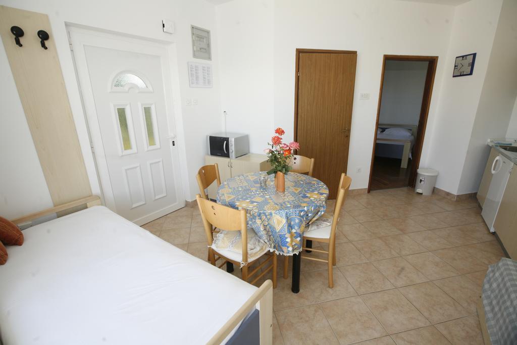 Apartments Roza Miskovici Екстер'єр фото