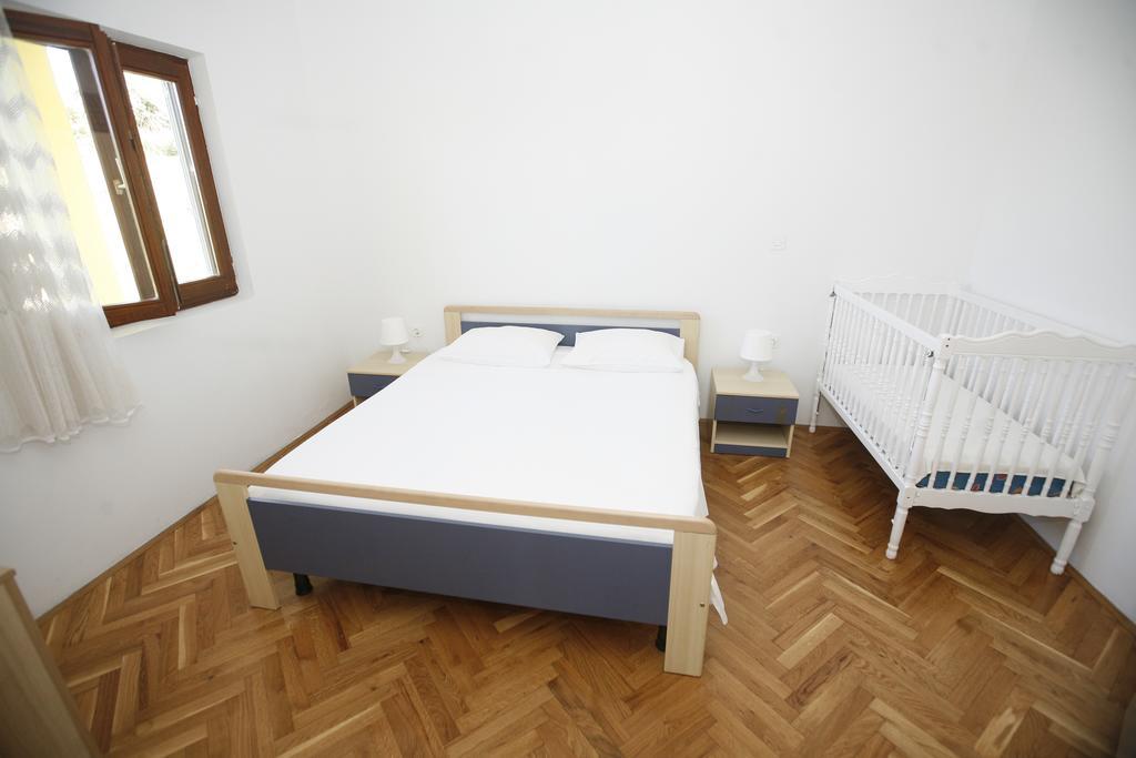 Apartments Roza Miskovici Екстер'єр фото